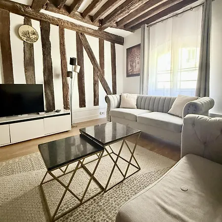 80 M2-heart Of Le Marais -sleeps 6 דירה פריז