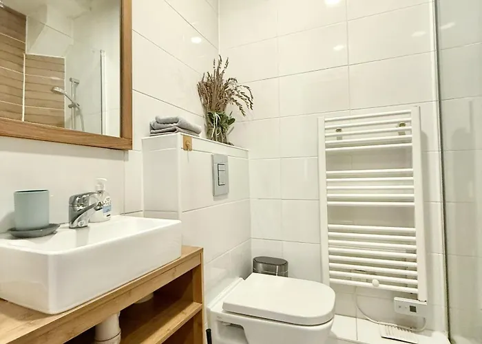 Apartment 80 M2-heart Of Le Marais -sleeps 6