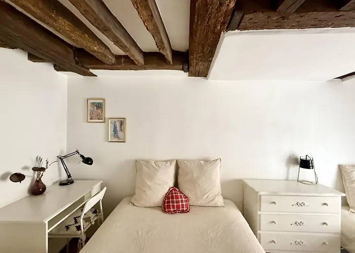 Apartment 80 M2-heart Of Le Marais -sleeps 6